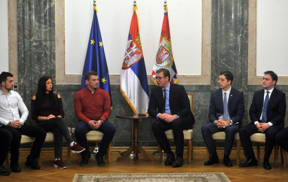 Vučić: Budite bolji od moje i prethodnih generacija