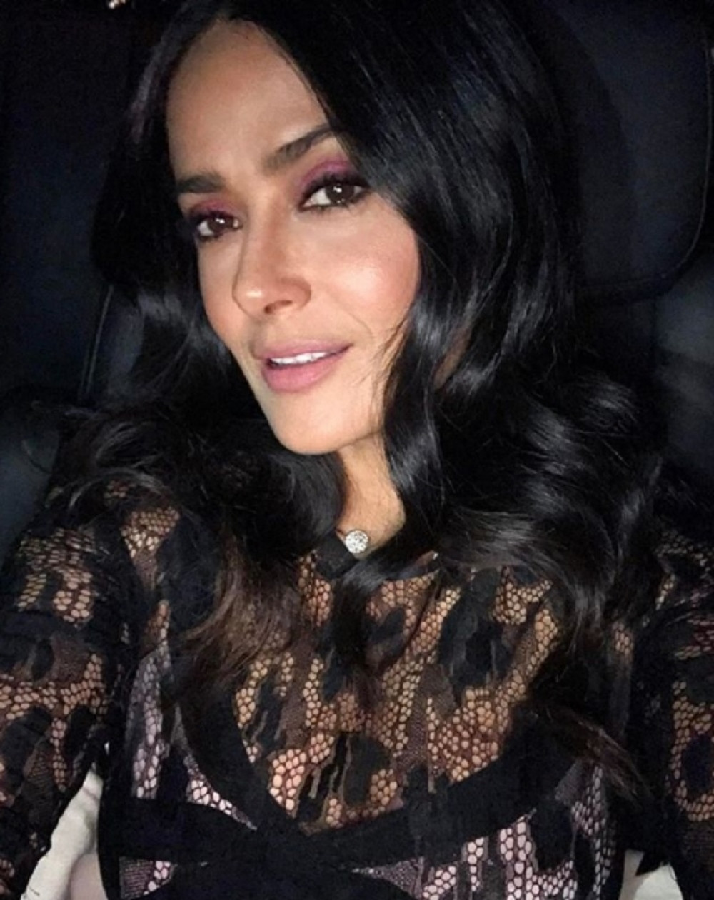 Pogledajte kako izgleda muškarac koji je osvojio srce Selme Hajek! Pored njega je pronašla sve što joj treba!