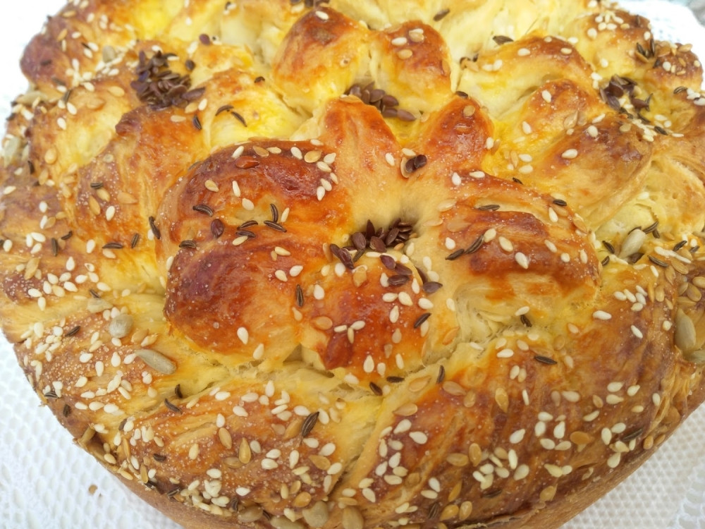 Fina mirisna rascvetana pogača