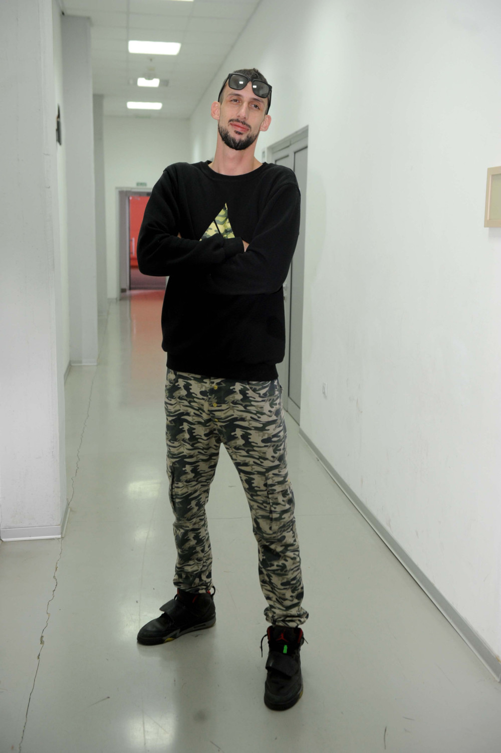 Đekson UDARIO SVOM SNAGOM po BIVŠIM DEVOJKAMA: ODVRATNE SU MI OBE!