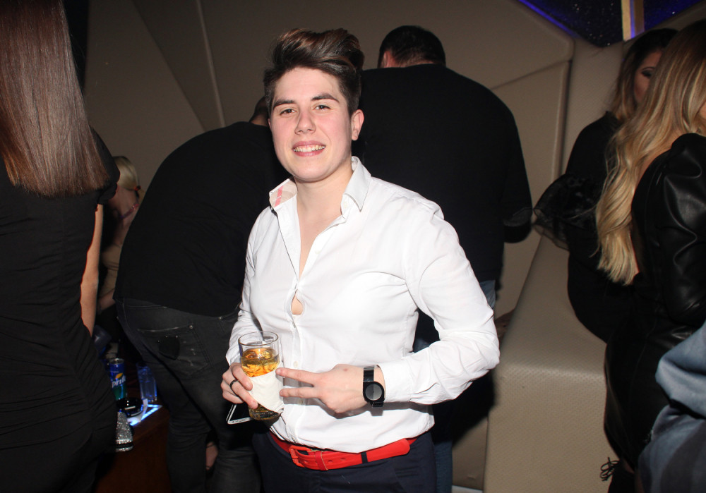 Matora ima novu devojku?! Pogledajte kako izgleda zanosna plavuša!