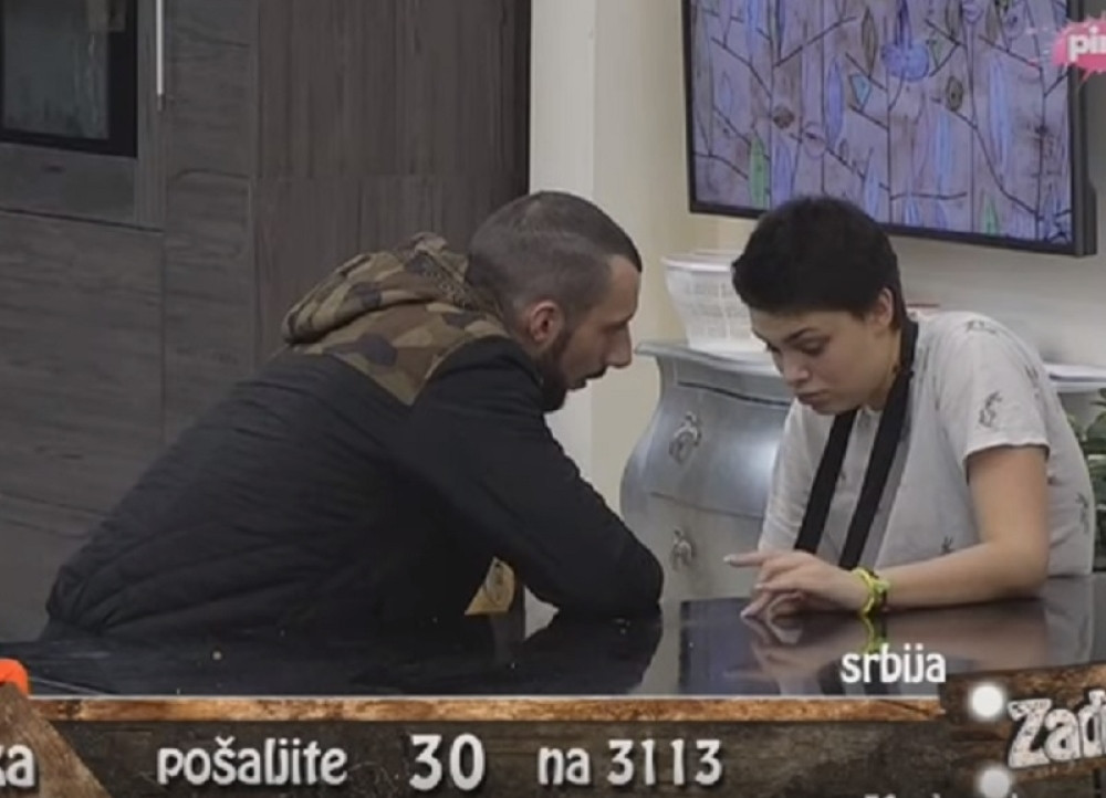 Đekson preklinje Minu da se pomire, ona ga otkačila na najgori način!