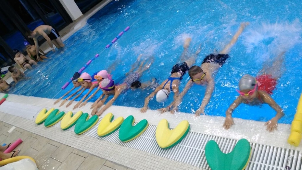 Tenis, plivanje i sport za sve!