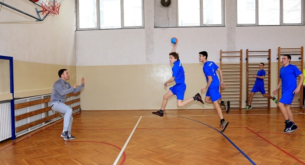 Pogledajte Sinišu Malog u ulozi rukometnog golmana! (FOTO)