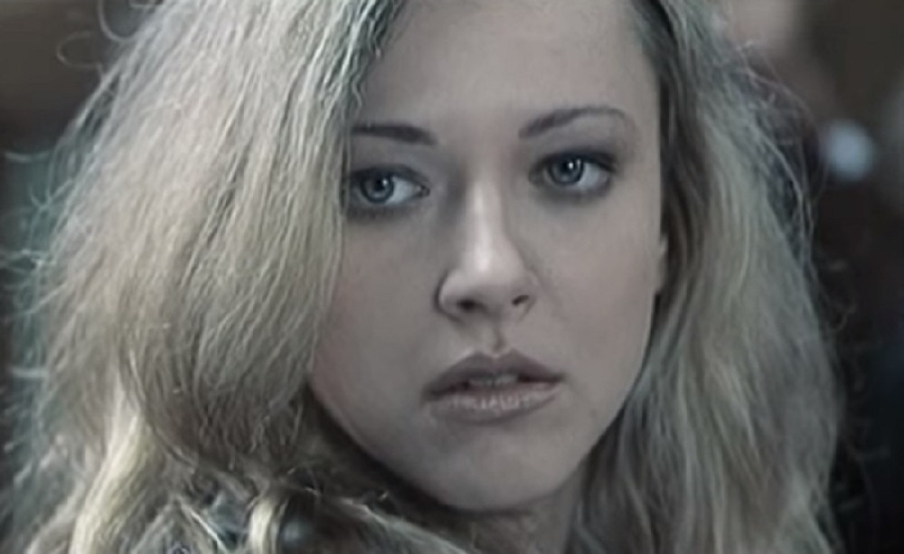 Naša glumica je imala traumatično detinjstvo, pobegla je iz Srbije, evo gde je danas