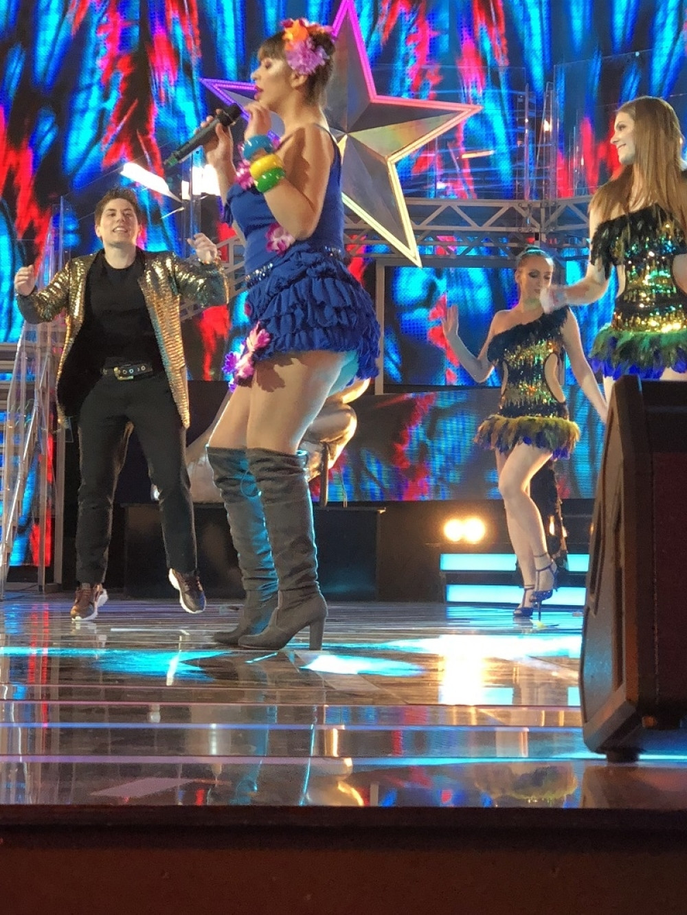 Trudna Miljana pokazala guzu, a zatim se srušila na bini!