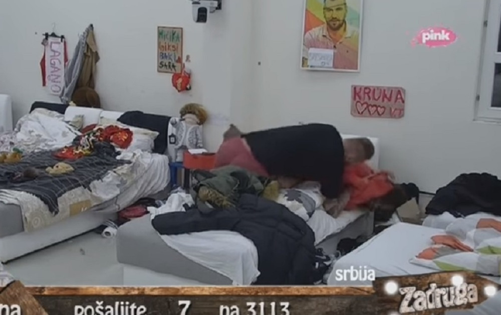 Janjuš spopao Anu, oborio je na krevet i šaputao šta bi joj radio!