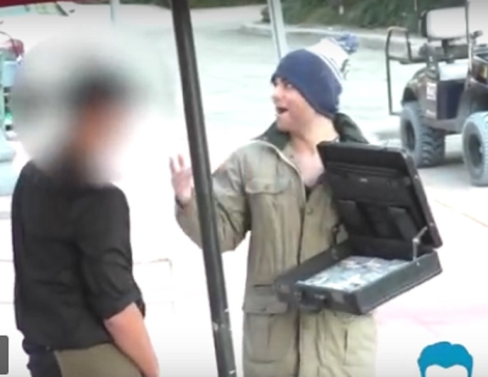 Milijarder glumio beskućnika, otišao do ekskluzivnog restorana, pa uradio ovo!