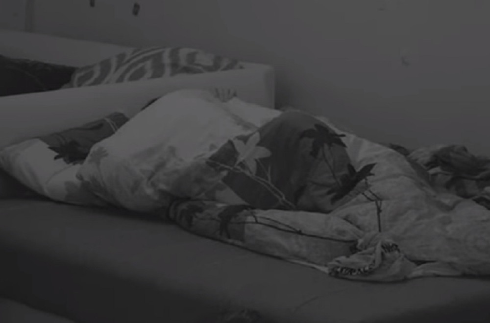 Sara i Vojke u akciji pod jorganom, a tek da vidite šta je Nadežda radila Banetu!