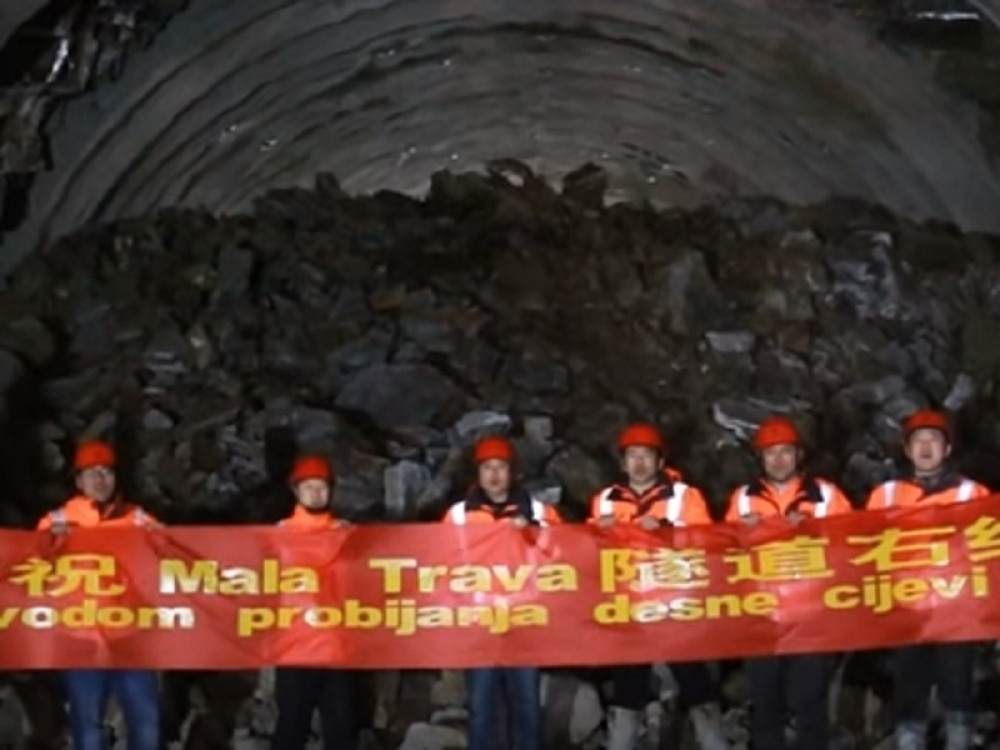 Kinezi proslavili probijanje tunela za auto-put u Crnoj Gori