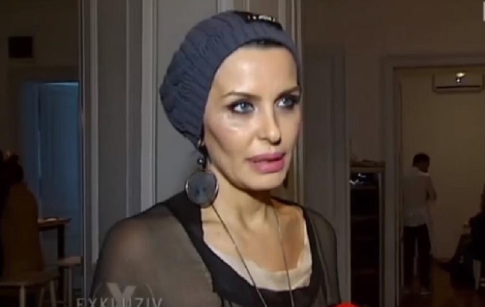 Evo kako izgleda spavaća soba Elene Karić: Nasred bračnog kreveta ogromna rupa! (FOTO)