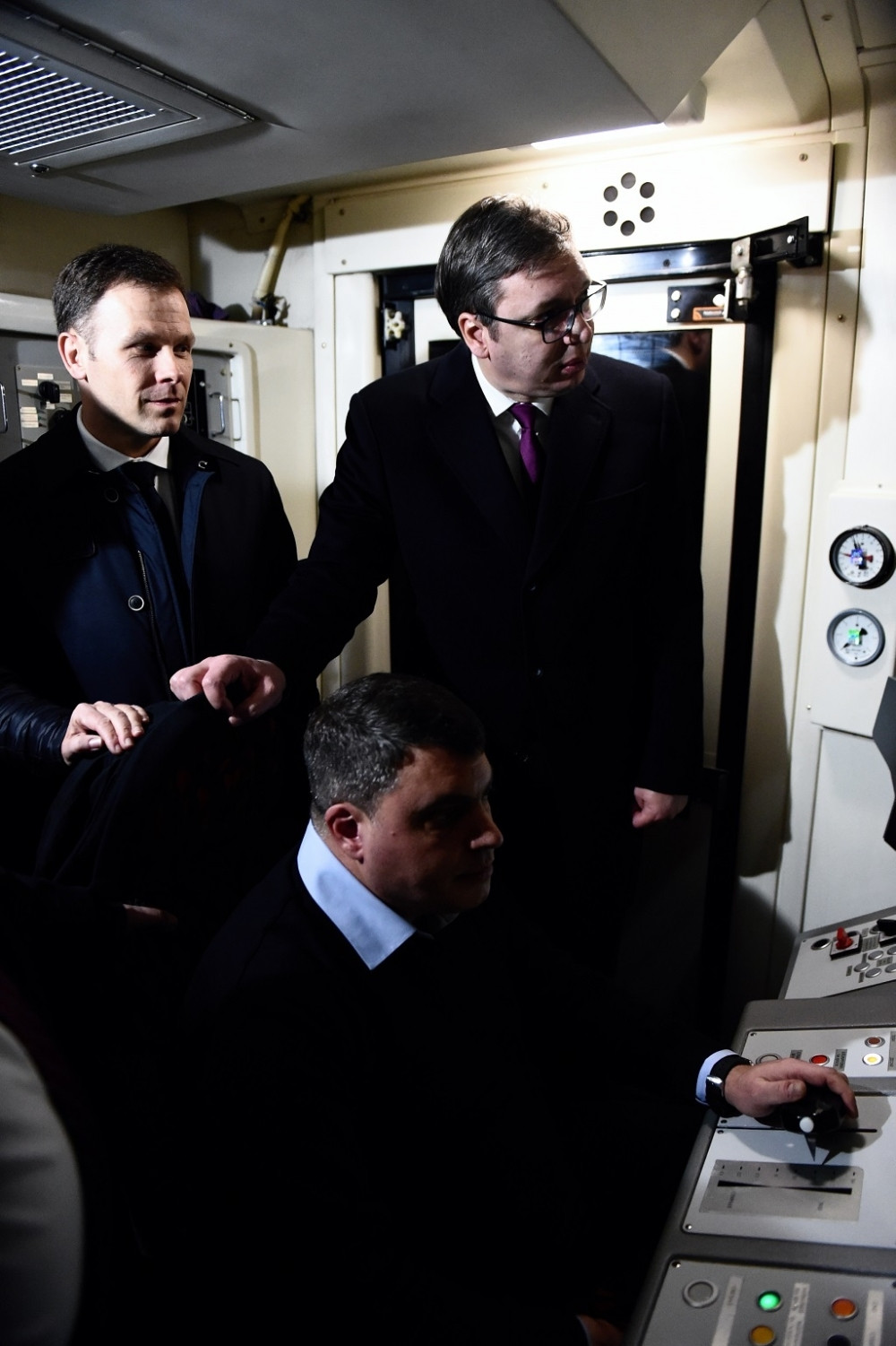 Vučić i Mali obišli metro u Sofiji