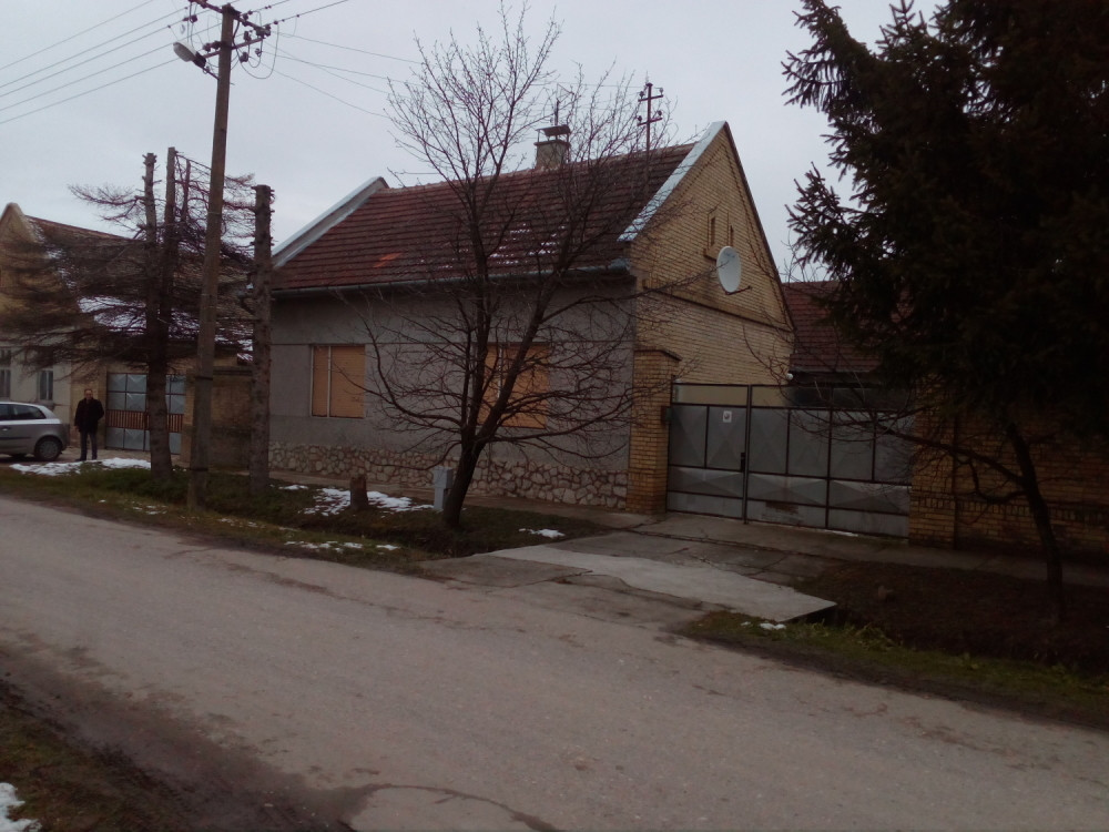 Starca vezali, sekli nožem i tukli da prizna gde drži novac!