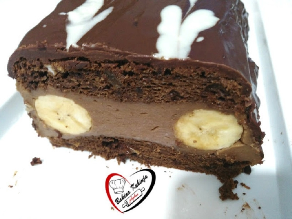 Čoko kolač sa bananama i jogurtom