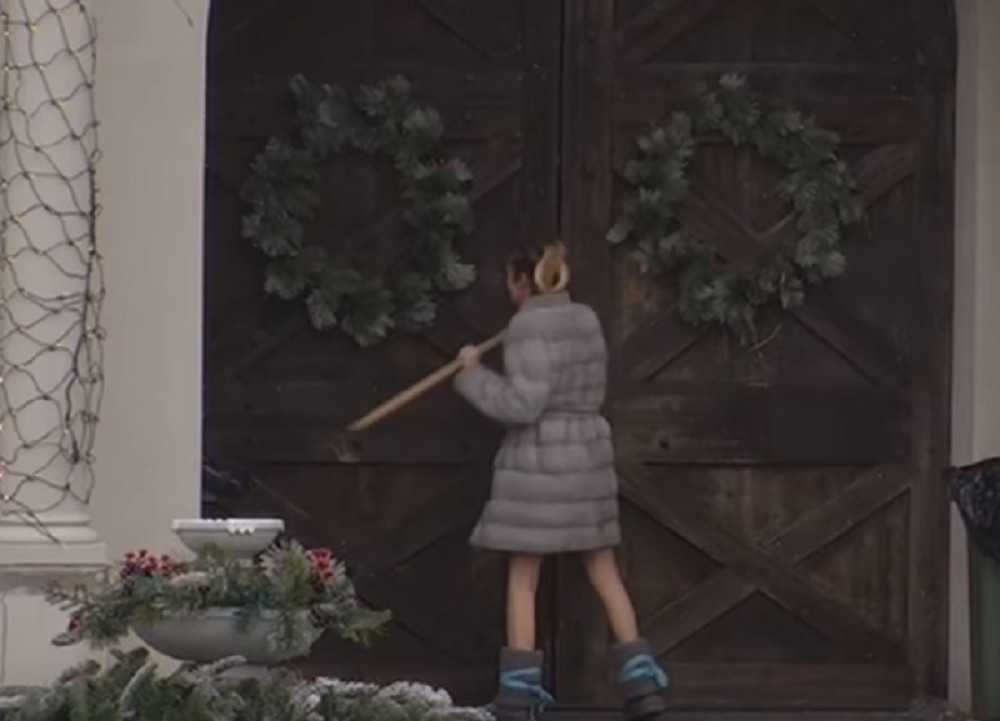 Luna doživela nervni slom, urlala i udarala ašovom u vrata, Sloba načisto poludeo!