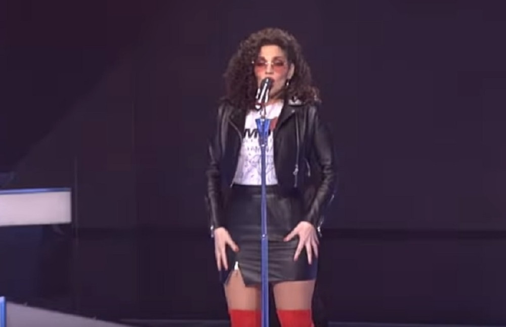 Prošli put je došla s prikolicom i obezbeđenjem, a sada je žiriju očitala lekciju!