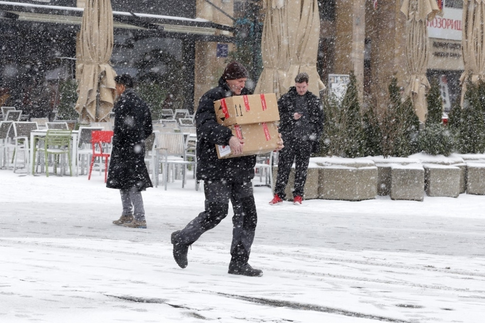 Srbija ponovo pod snegom, veje kao da je decembar