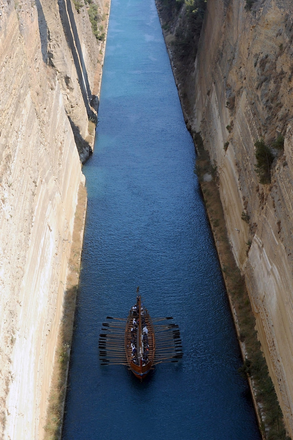 Korintski kanal zatvoren za brodove