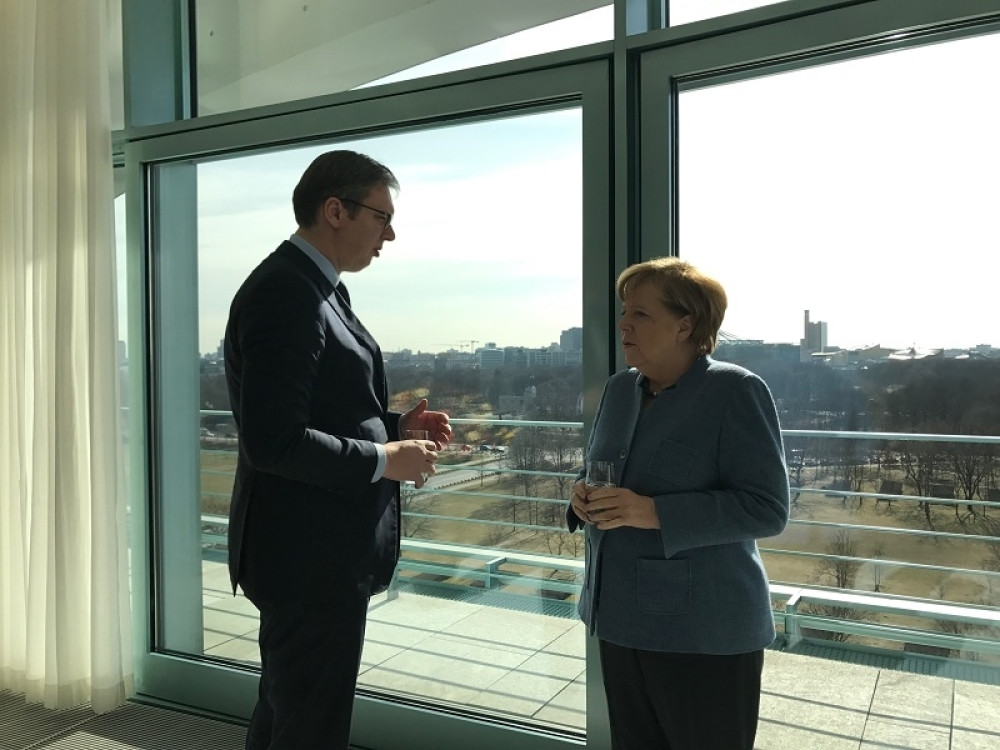 Zašto Merkel zove Vučića u Berlin?