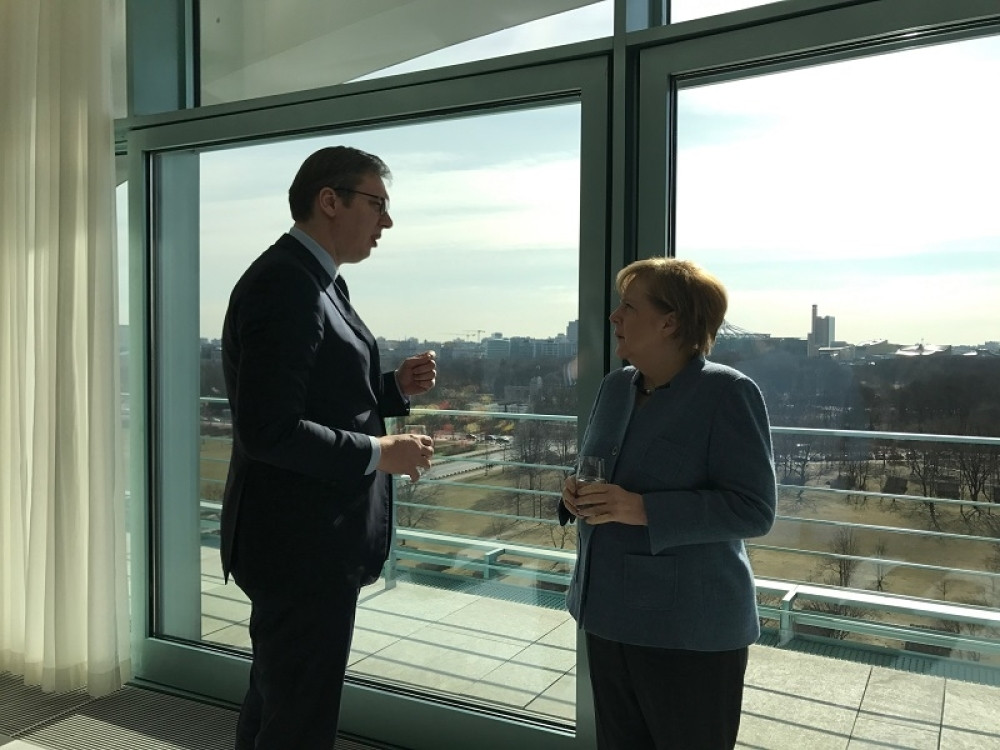 Vučić se sastao s Angelom Merkel! (FOTO)