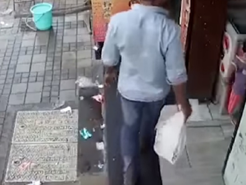 Oteo devojčicu (2) na ulici, kamere sve snimile