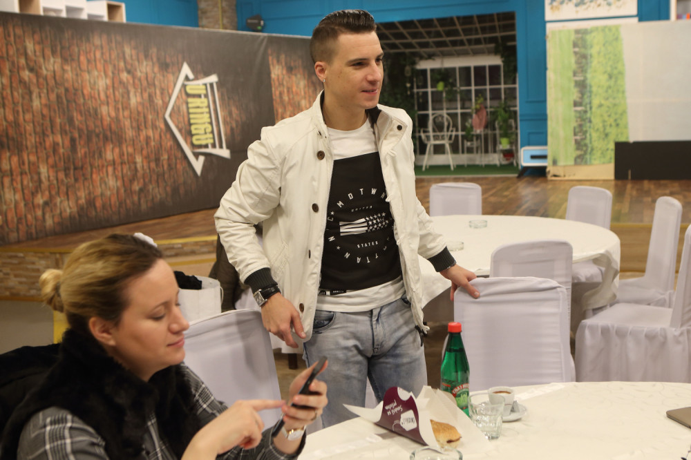 Milan Mitrović proslavlja Uskrs, ali i ŽENIN ROĐENDAN! Njegova PORUKA će vas ODUŠEVITI, a tek kako IZGLEDA njegova supruga