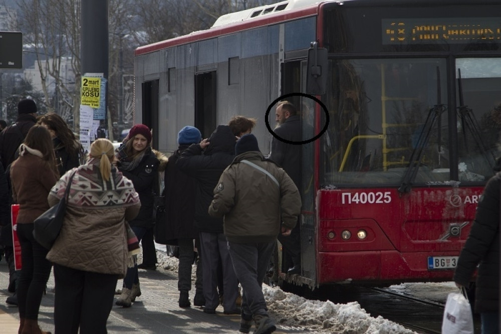 Peđa Marković vodi kampanju iz gradskog autobusa!
