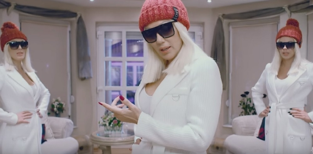 Lepa Brena sa "Srećnom ženom" pomerila standarde!