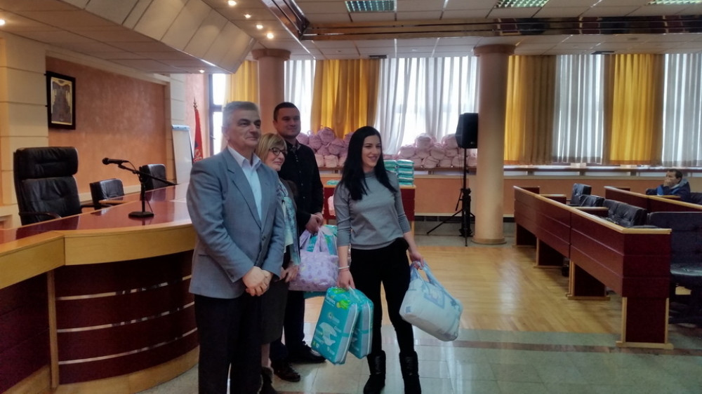 Pokloni majkama koje su se porodile u novembru i decembru