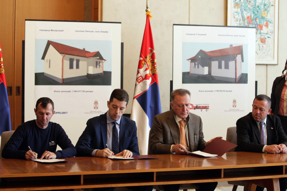 Potpisani ugovori za izgradnju kuća za Srbe na Kosovu i Metohiji