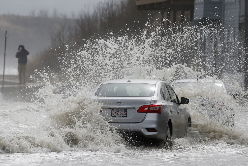 Jaka oluja hara Evropom, domovi poplavljeni, kuće bez struje!