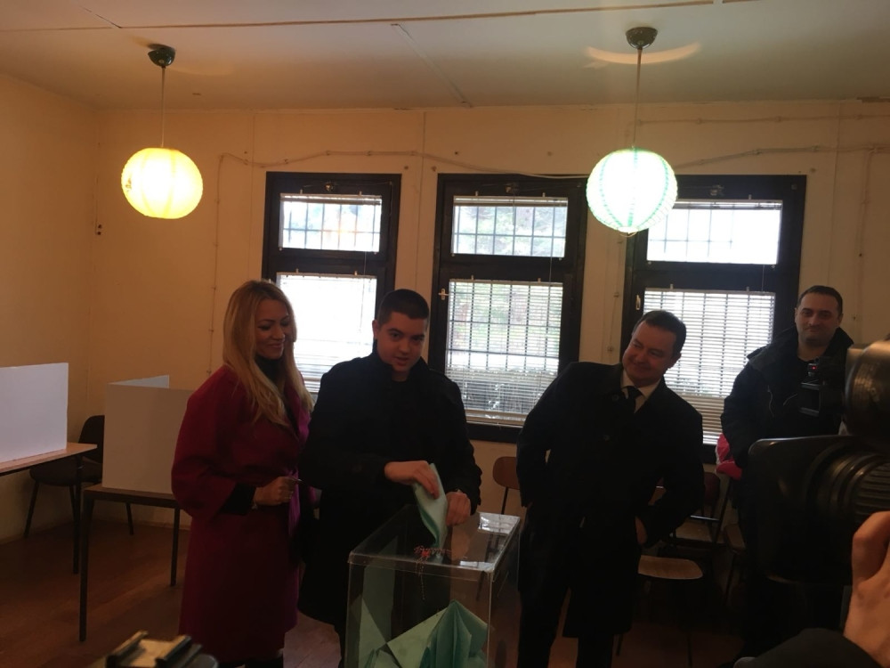 Dačići familijarno na glasanje