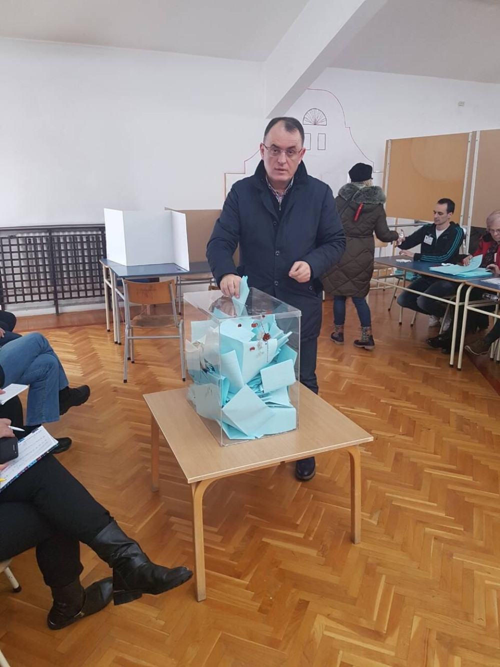 Prvi put s ćerkom na glasanje