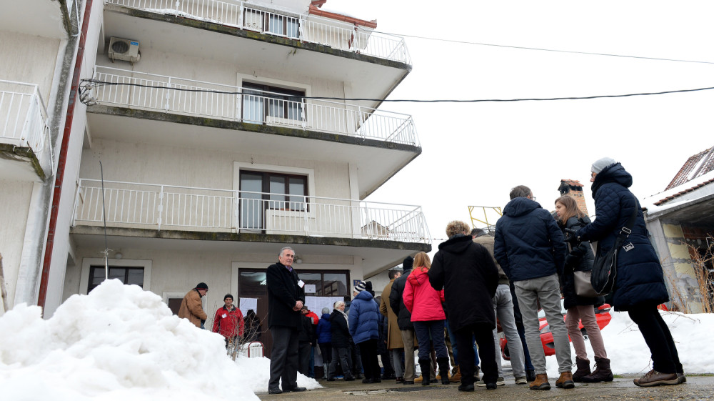 Izbori u šatoru, a pod šatorom - peć za glasače