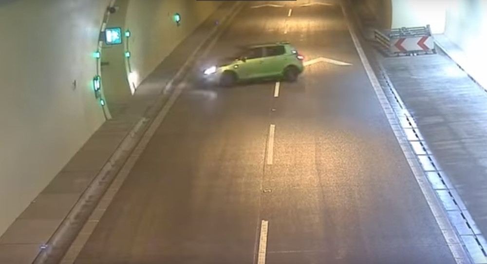 Okrenuo se u tunelu, pa krenuo da se vraća u suprotnom smeru!