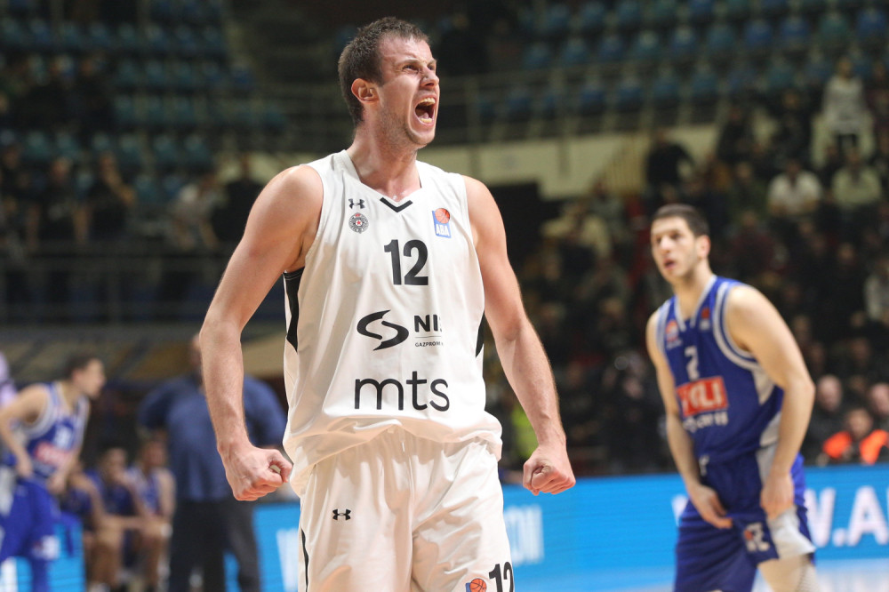 Partizan tek u poslednjoj četvrtini nadigrao FMP