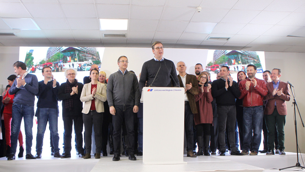 Vučić raste, opozicija pada nezaustavljivo!