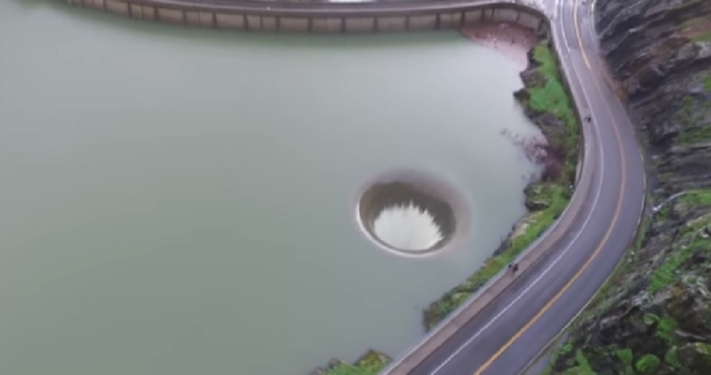 Vrtlog u jezeru prestravio prolaznike na smrt!