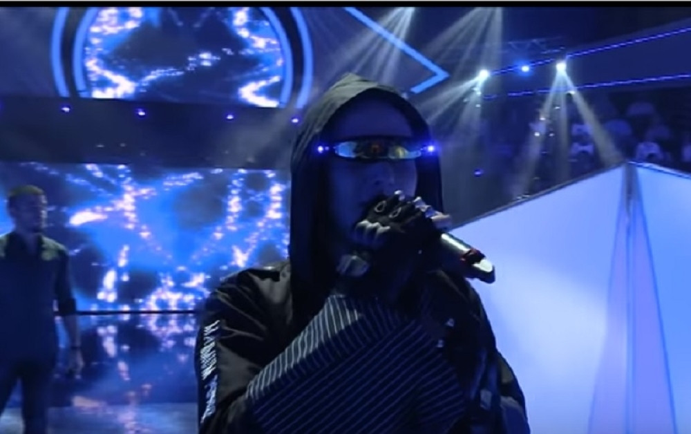 Napravio je rusvaj u "Zvezdama Granda" kada je sa laserima izašao na scenu!