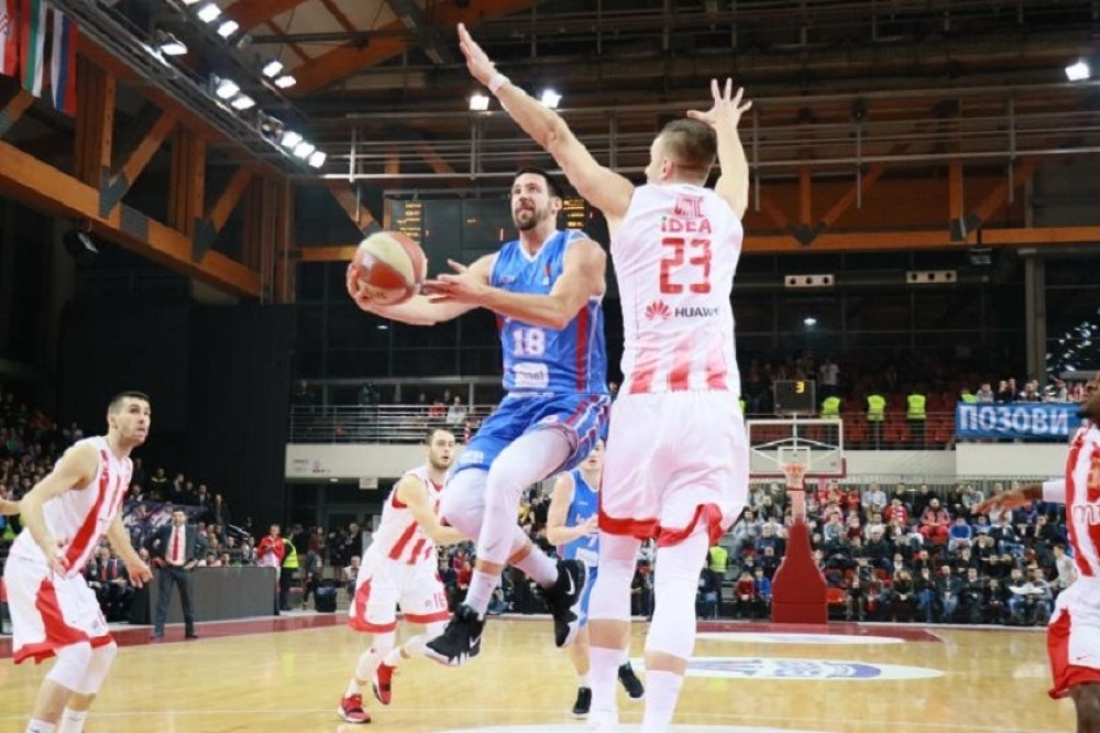 Zvezda se namučila u Laktašima, ali osigurala prvo mesto