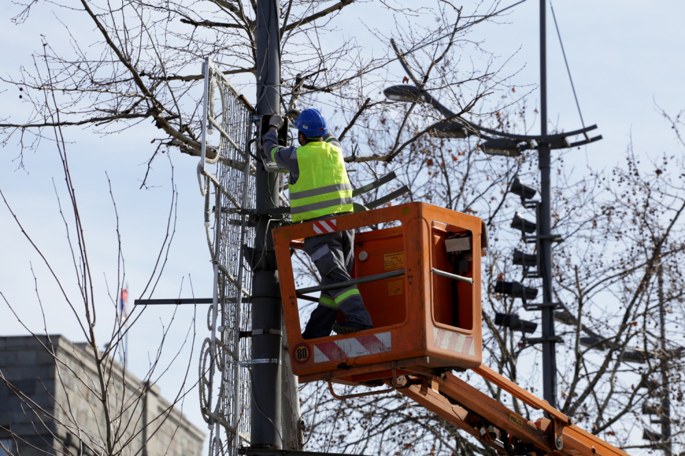 Skidanje rasvete trajaće 16 dana