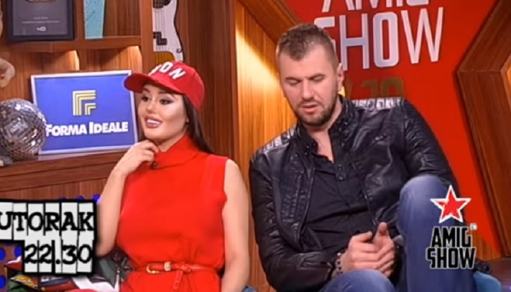 Ceo region je čekao da čuje od Janjuša da li se Maja operisala da bi ličila na Koraćevu, nakon njegovog odgovora nastao muk (FOTO/VIDEO)