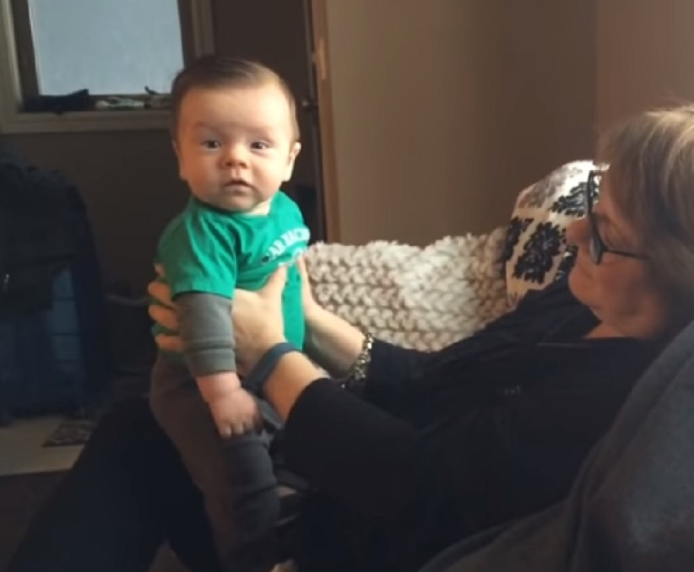 Mama snimila prvu bebinu reč, pa ostali u šoku šta je dete izgovorilo!