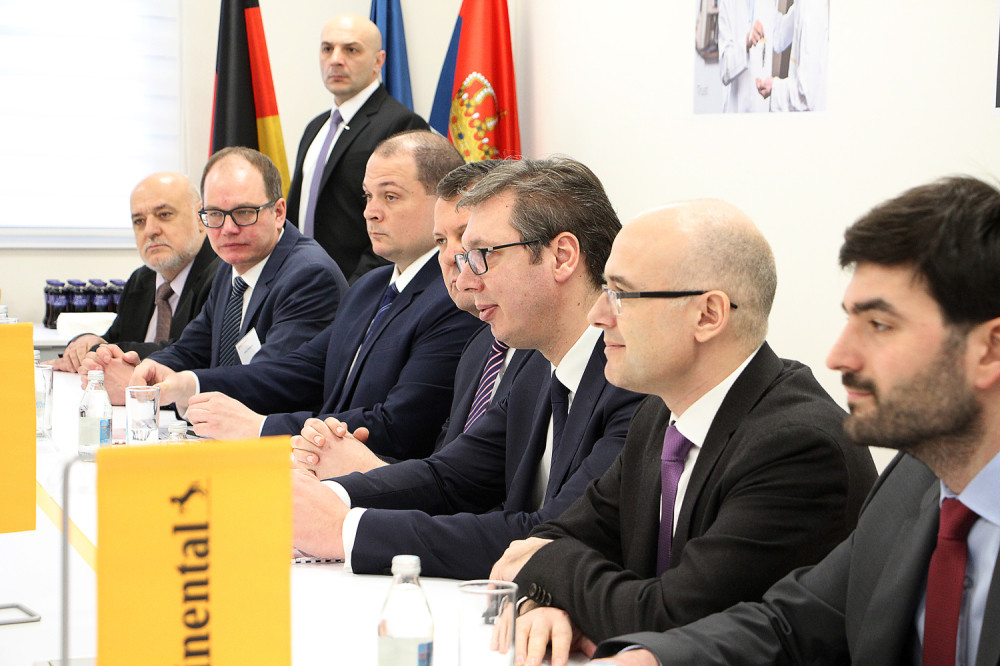 Vučić: Da počnemo da vraćamo mlade stručnjake iz sveta