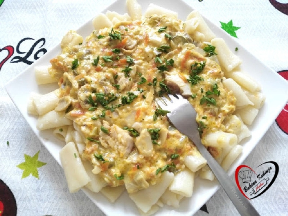 Makarone prelivene umakom od pečuraka