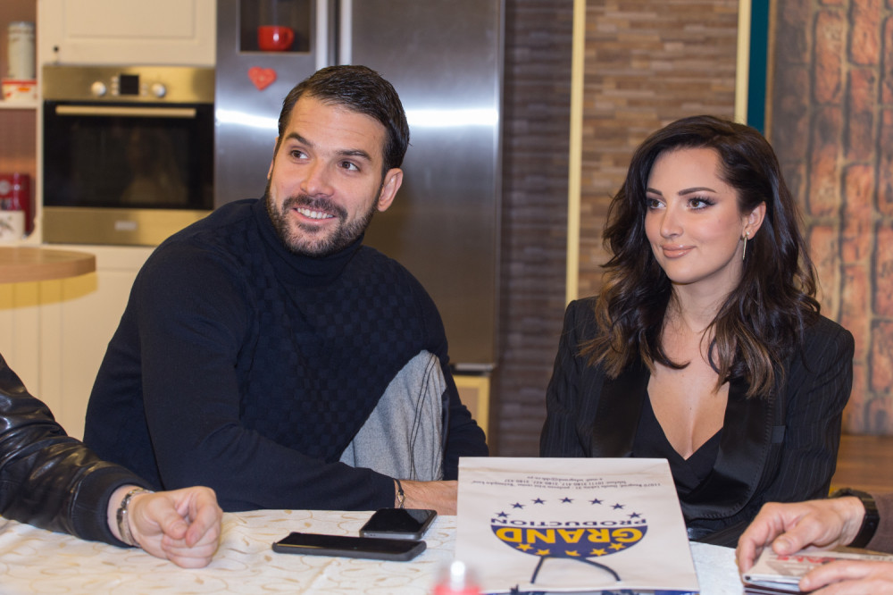 Ona je žena koja će živeti sa Aleksandrom i Filipom posle porođaja: Ne znaš ni kome da veruješ!