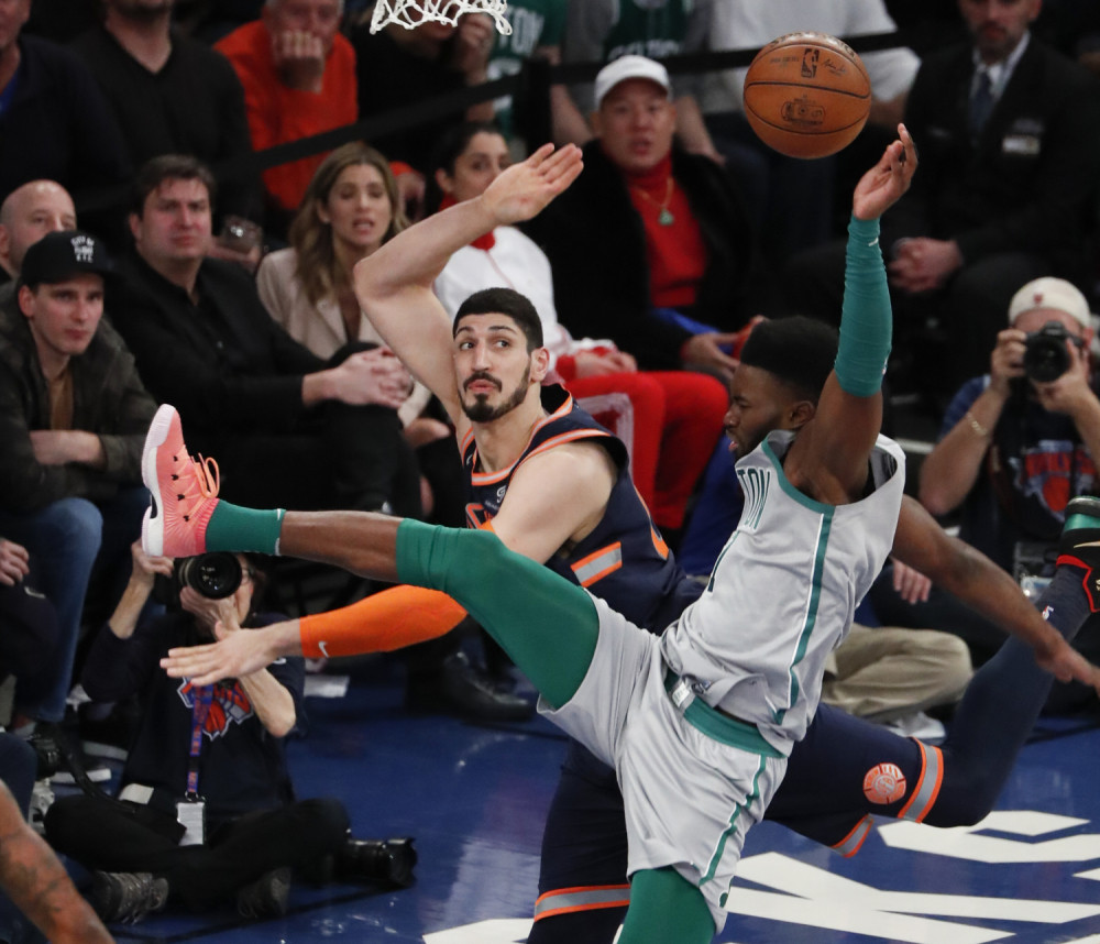 Igrač Seltiksa zakucao pa doživeo najgori pad sezone u NBA ligi!