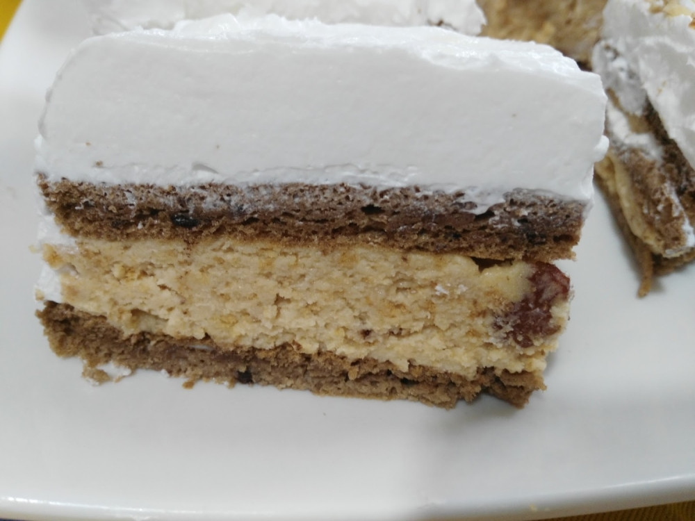 Kremasti kolač sa keksom