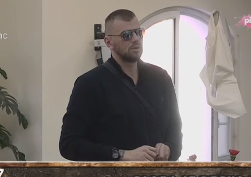 Janjuš priznao šta je radio prethodne noći sa Mininom drugaricom!