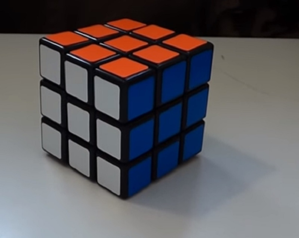 Robot je uspeo da složi Rubikovu kocku za manje od pola sekunde